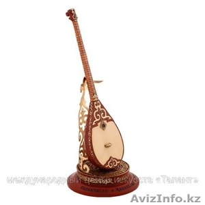 обучаю играть на домбре